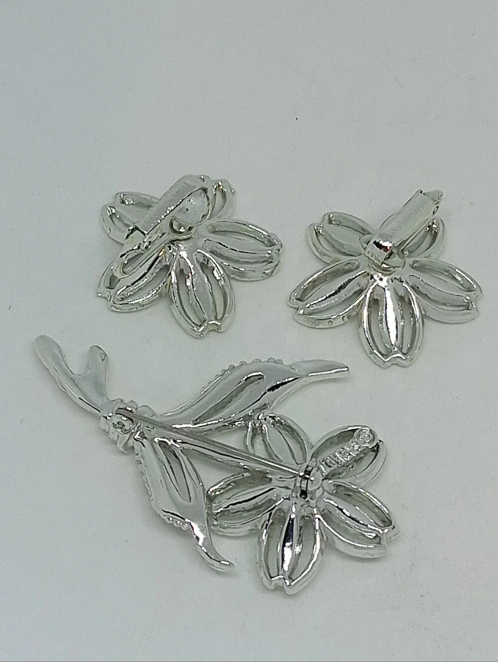 * Vintage Sarah Coventry Black Beauty Brooch & Clip On Earring Set Original Box